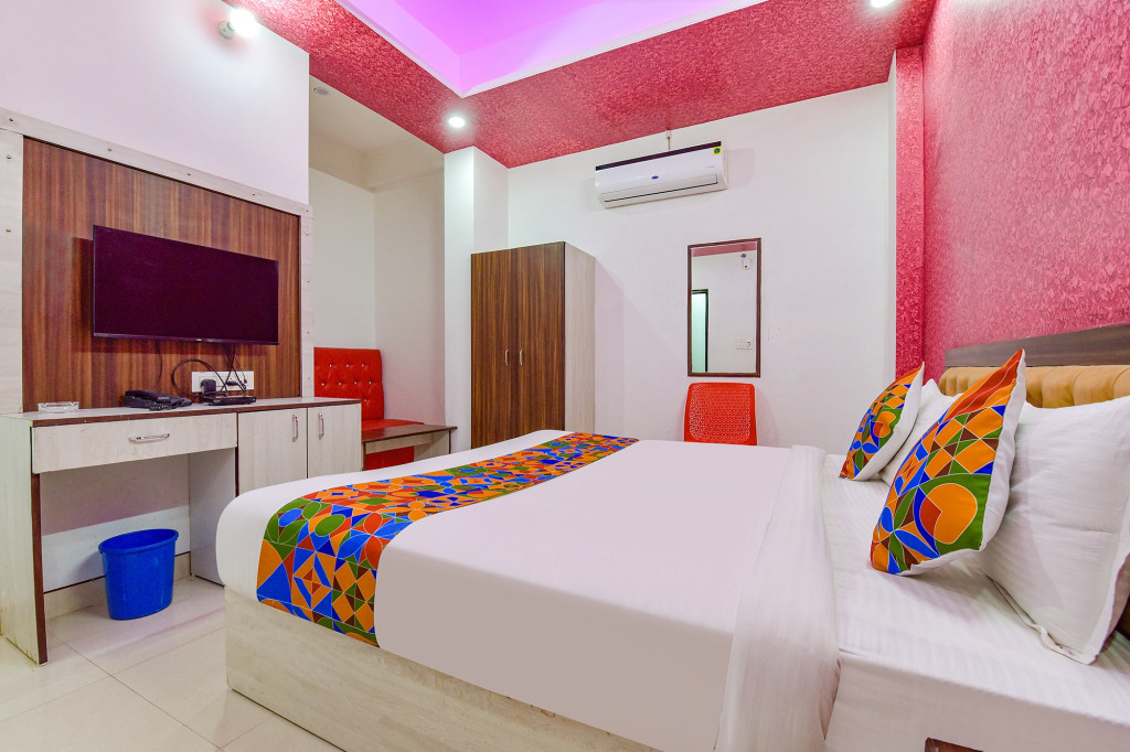 Fabhotel The Lotus