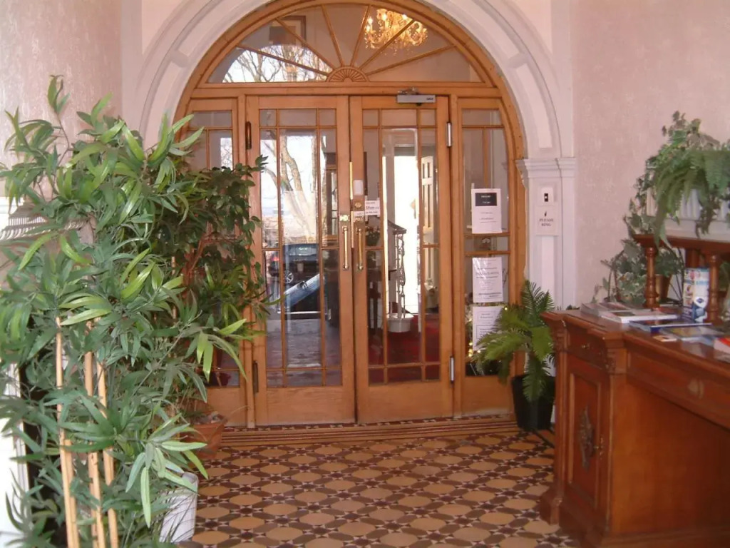 Terrace hotel