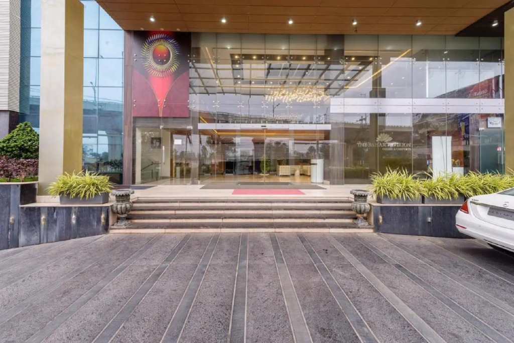 Treebo Select Sahar Pavilion