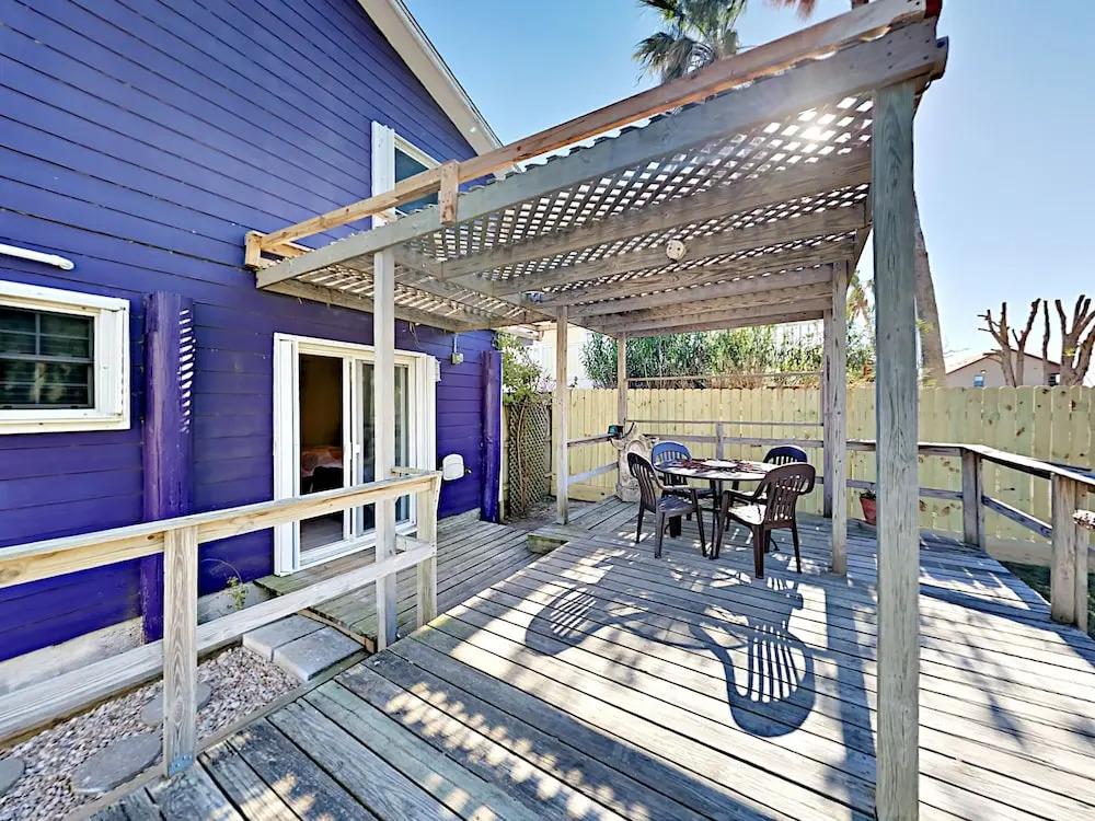 The Purple House - Four Bedroom Home