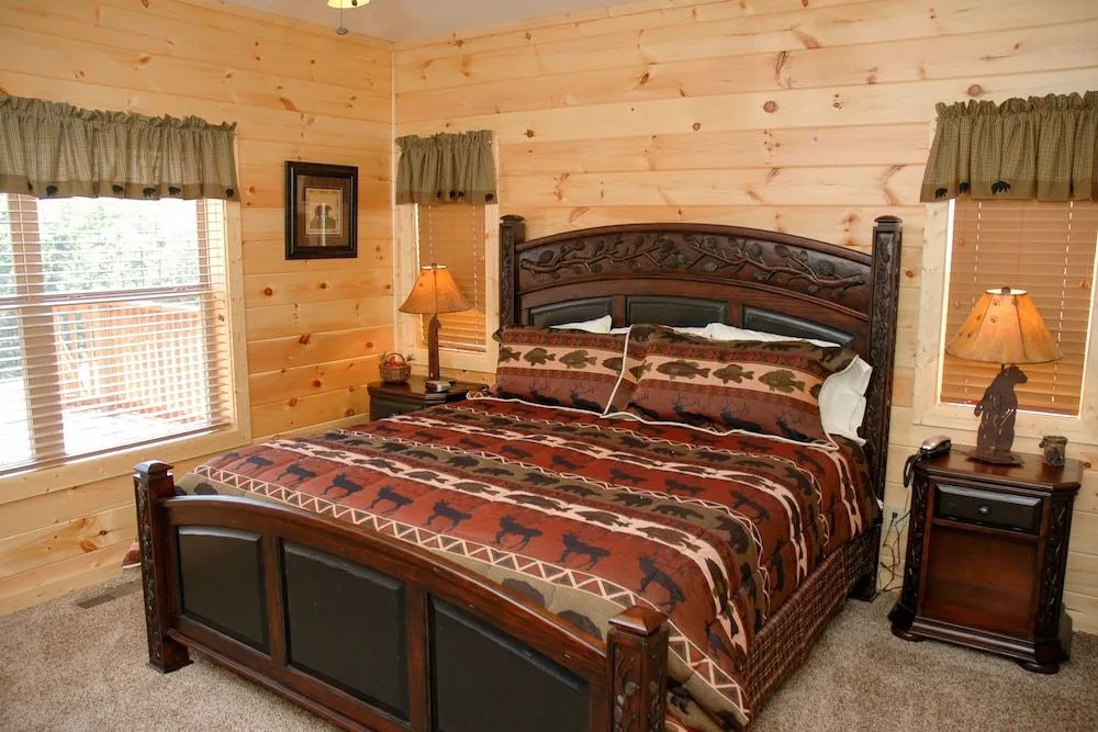 Brookstone Lodge - 6 Br Cabin