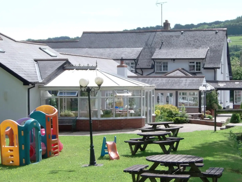 Betty Cottles Inn