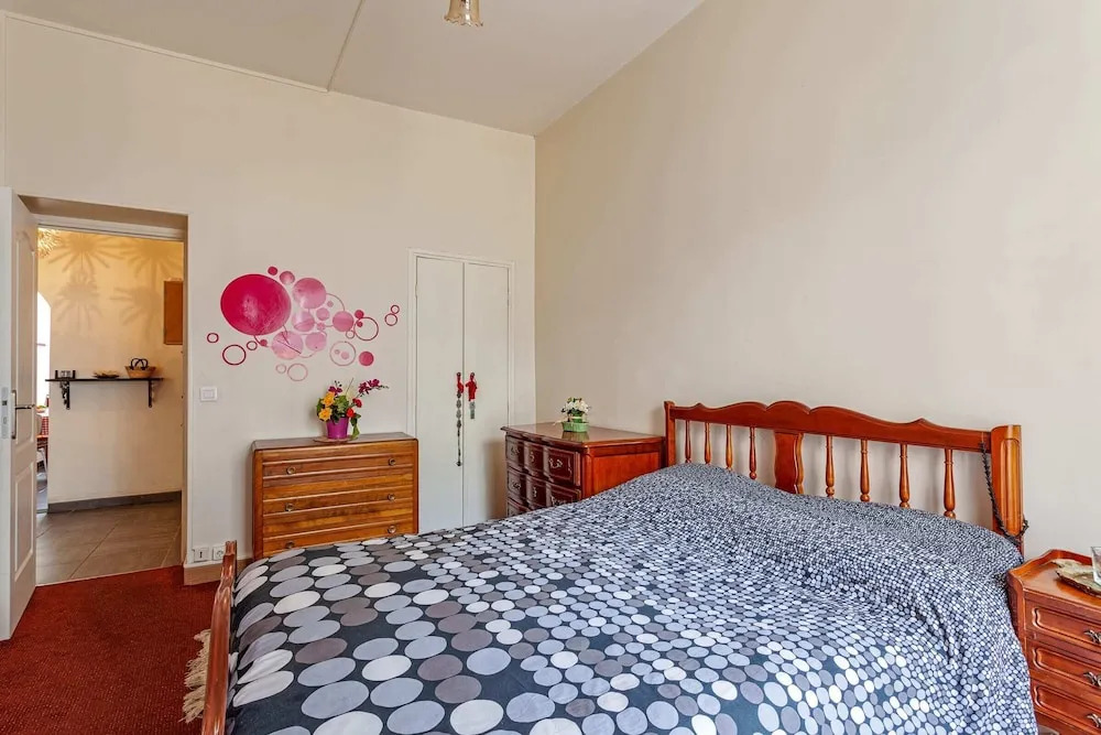Stunning 1bdr flat in Paris 11th by GuestReady