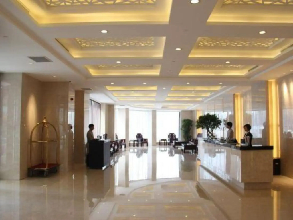 HR-East Hotel