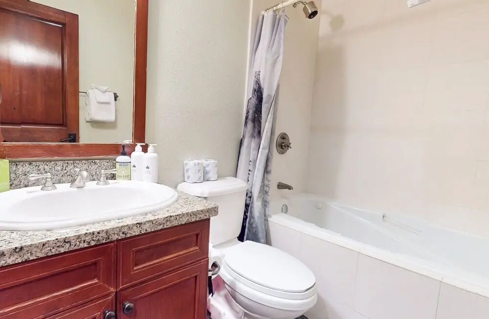 Juniper Crest #2 3 Bedroom Townhouse by RedAwning