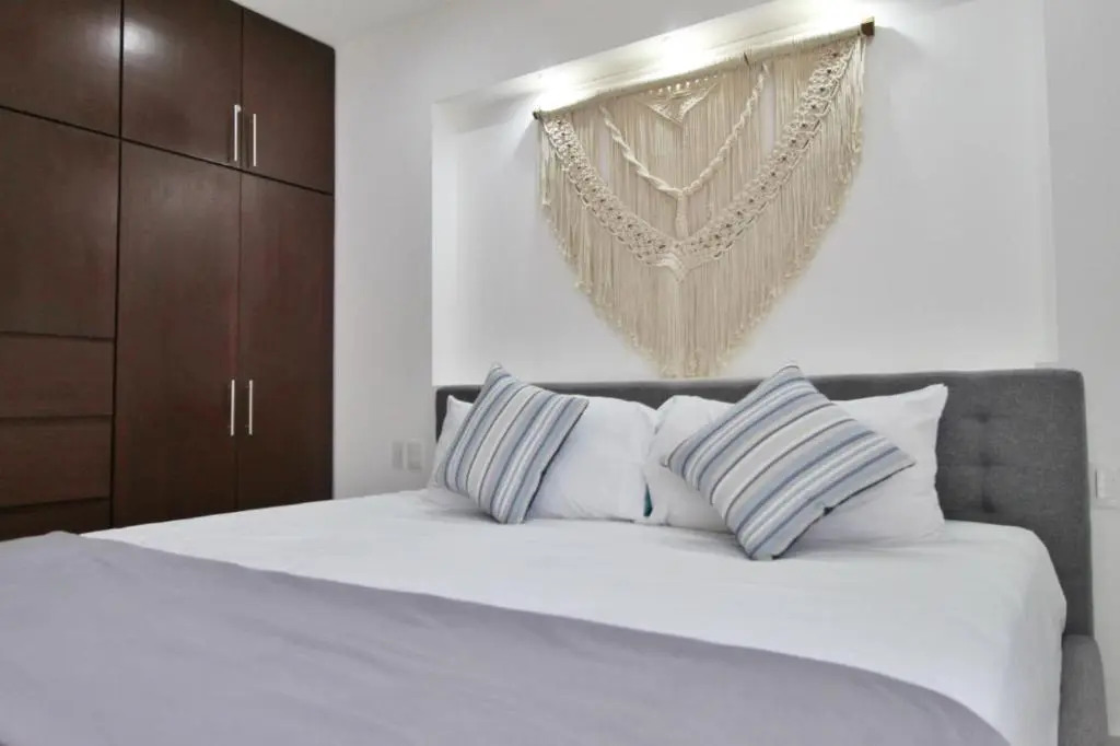 Blue Luxury 1 BD Apartment - Direct exit to the Pool - Fast WiFi - Free Parking