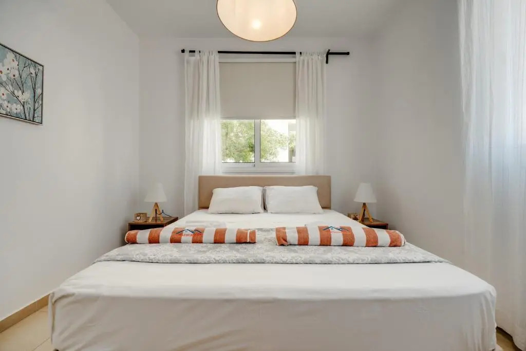SunnyVillas: 2BR Mythical Apt*Swimming Pool*AK04