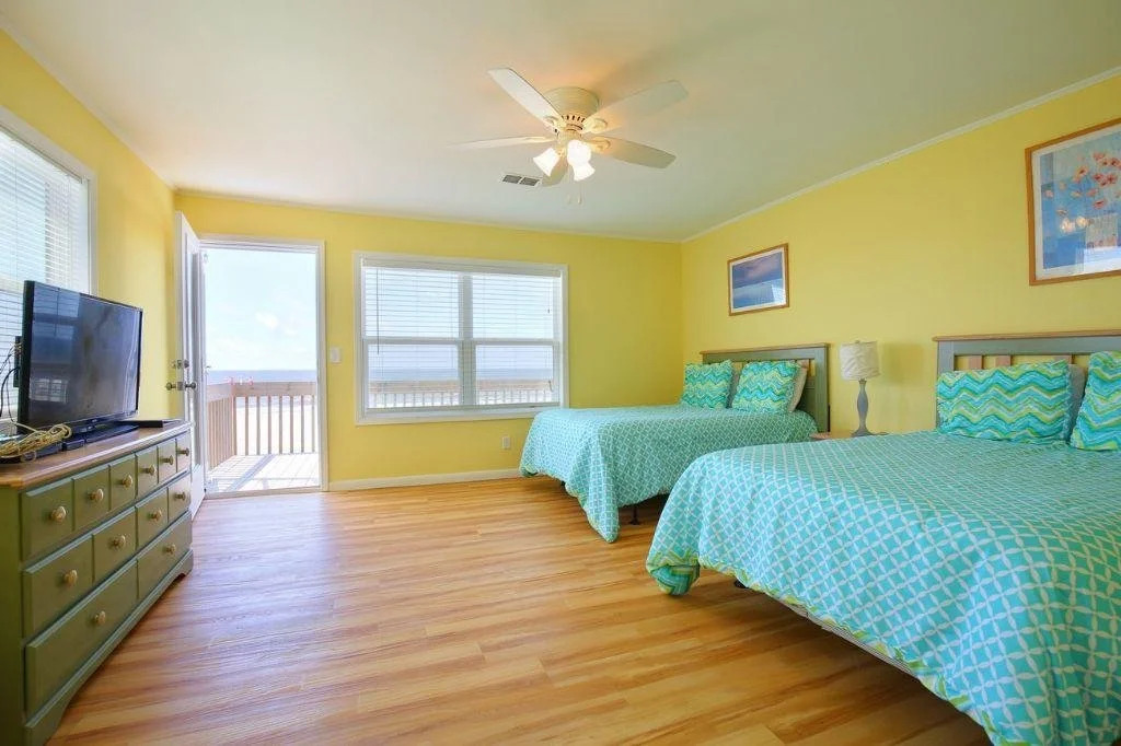 4 Crabs By The Sea - 6 Br Home