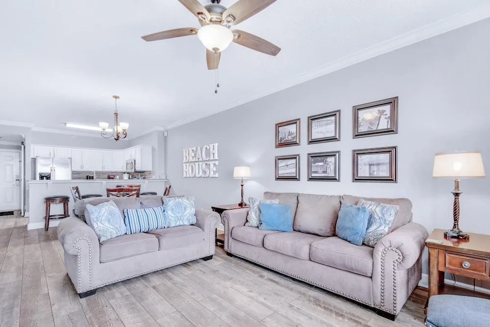 Twin Palms 1701