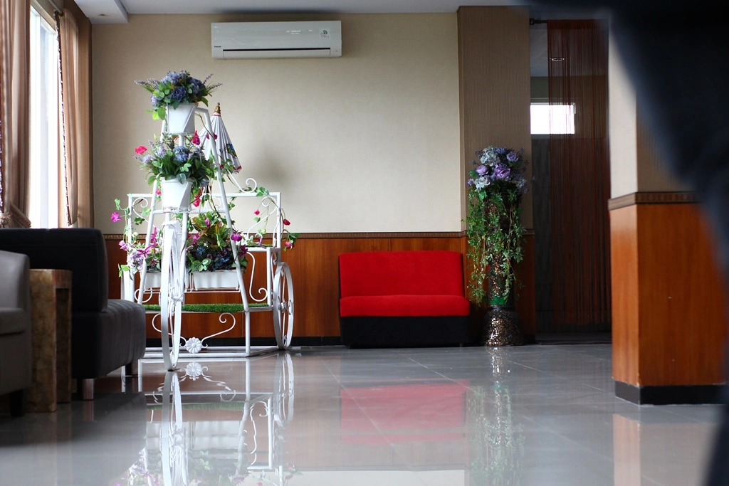 Red Chilies Hotel