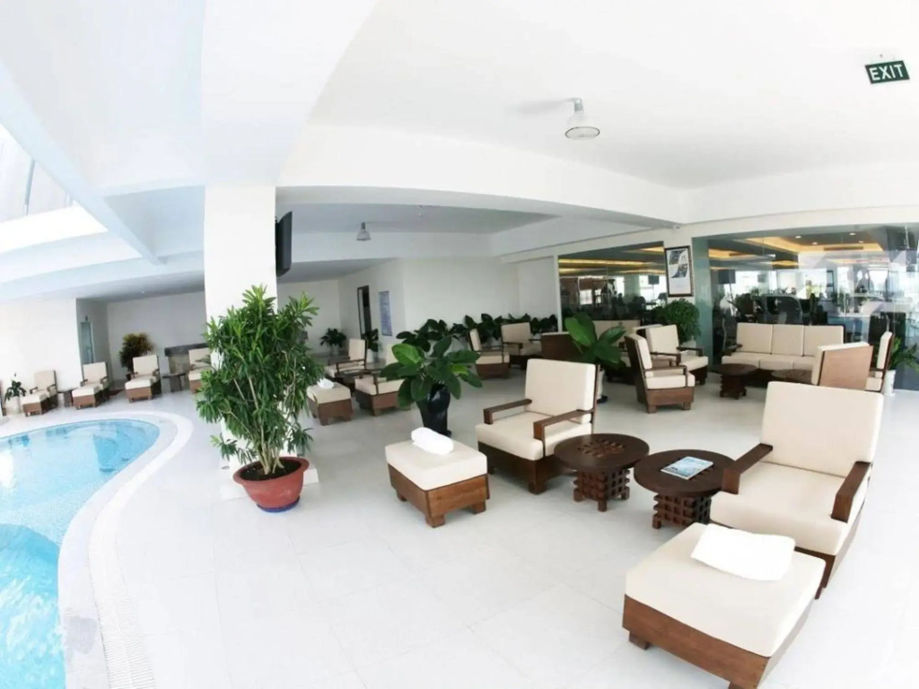 AURORA Hotel Plaza