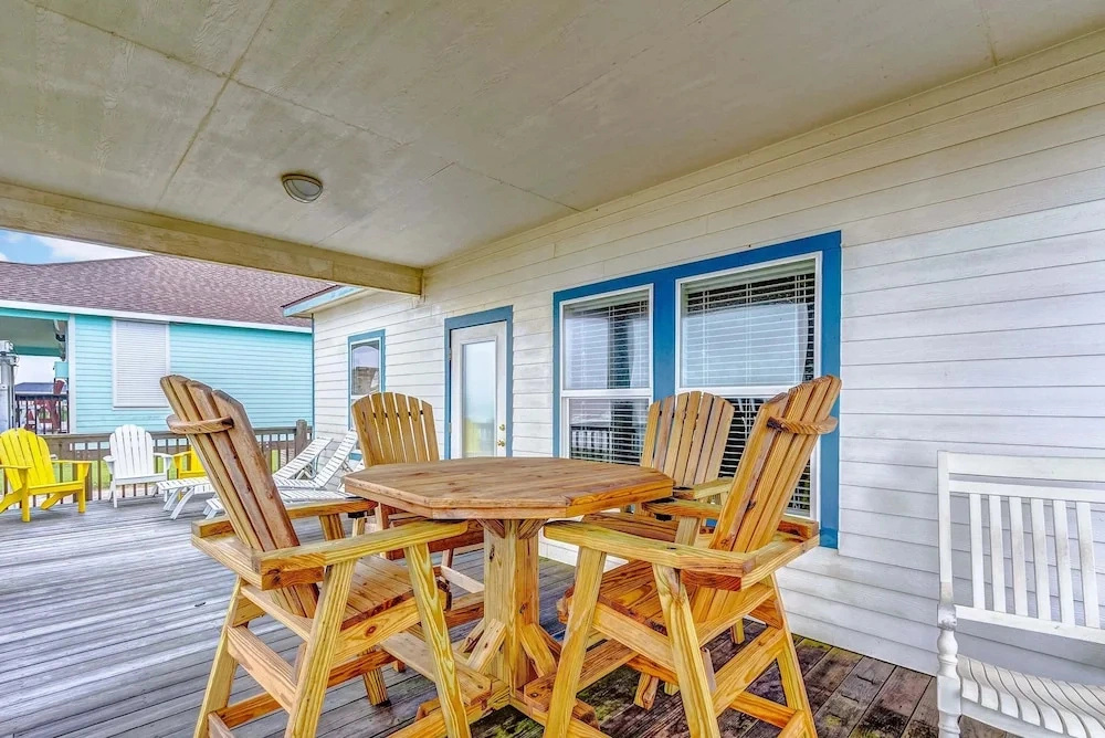 Sharkyfins Ii 3 Bedroom Home