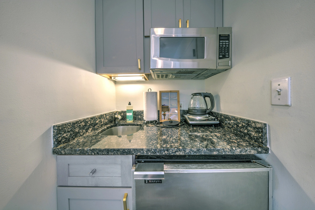 Awesome studio in South End with wifi and parking