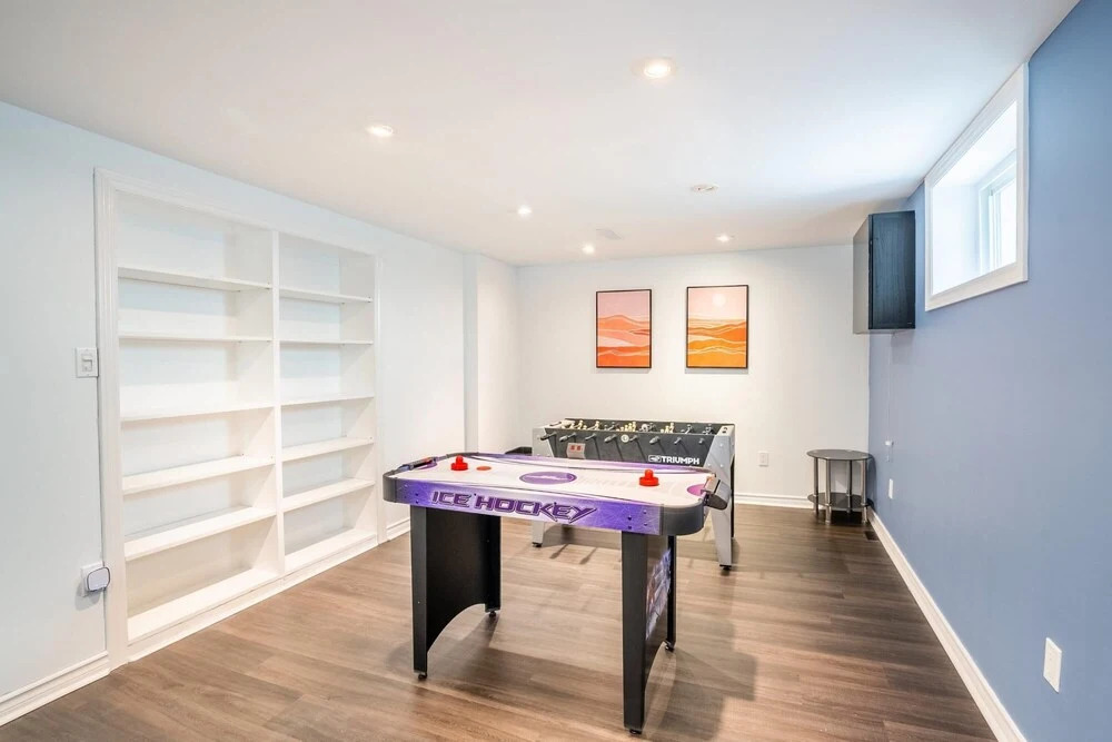 4BR Family Home - Sleeps 9 - w Private Pool Hot Tub