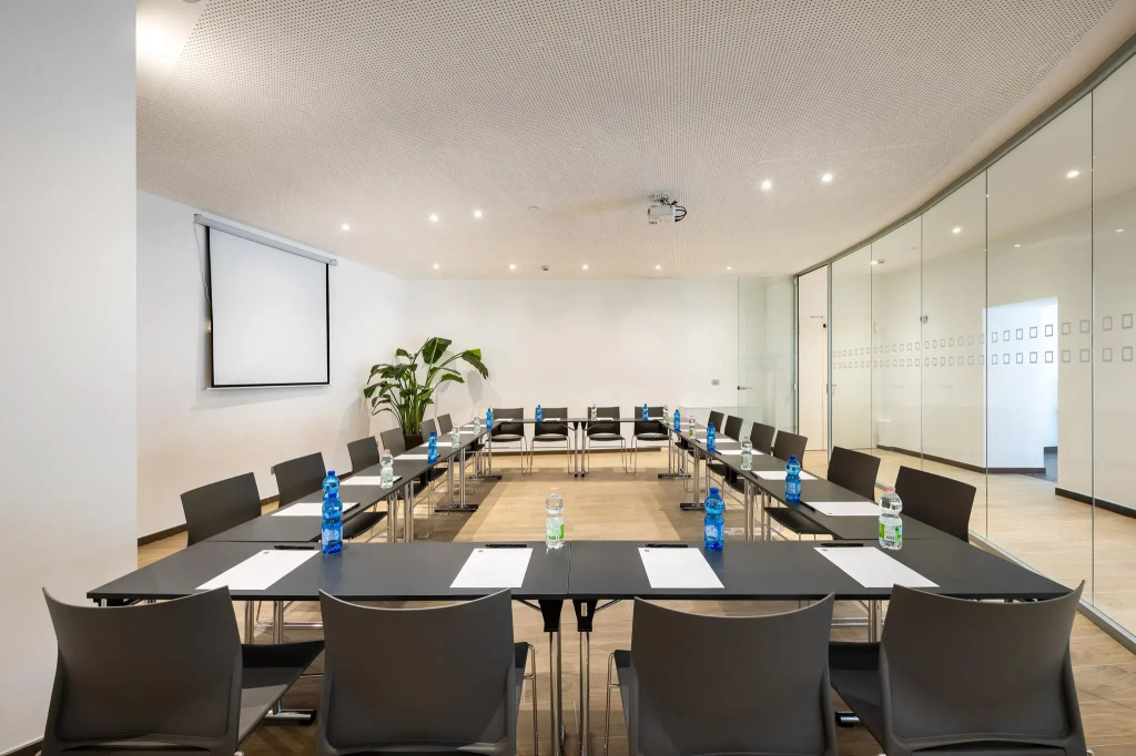 Отель iH Hotels Milano Centrale