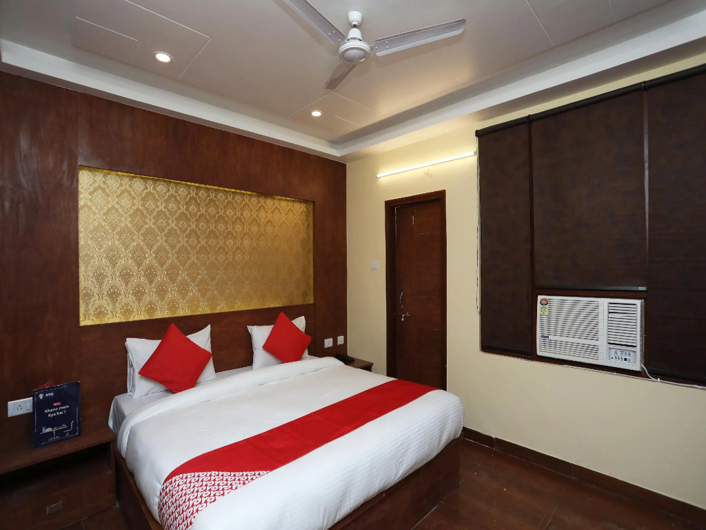 OYO 23616 Hotel Ss