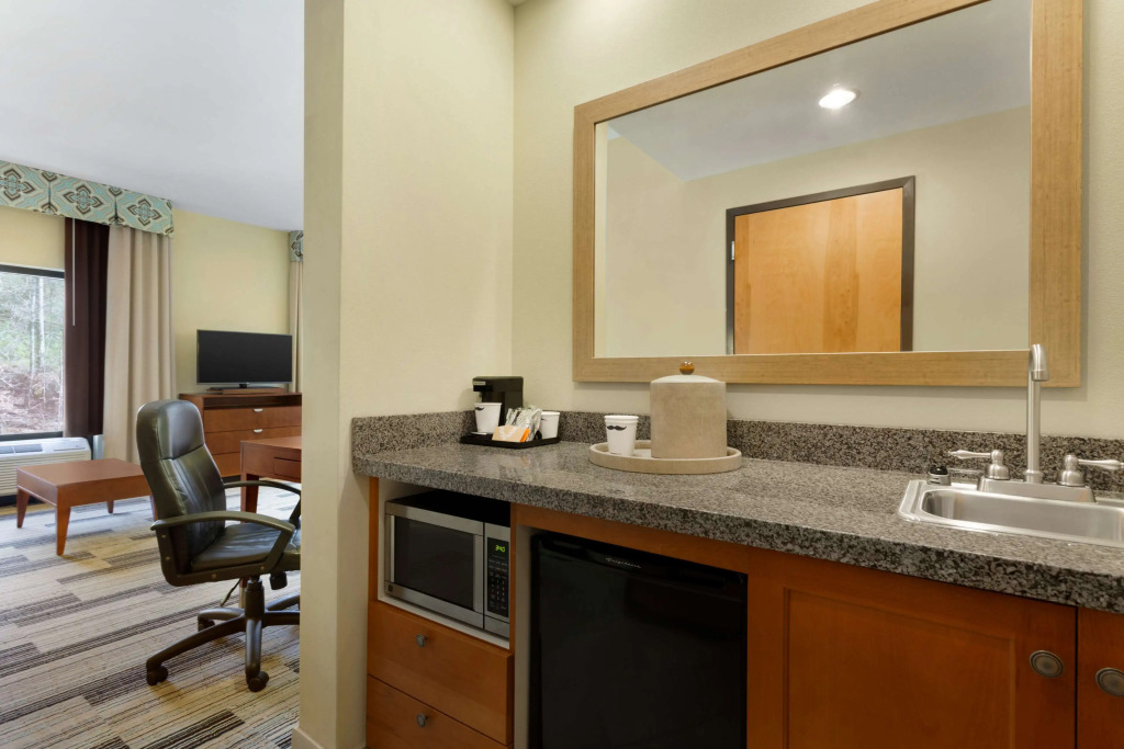Hampton Inn & Suites Birmingham Airport Area