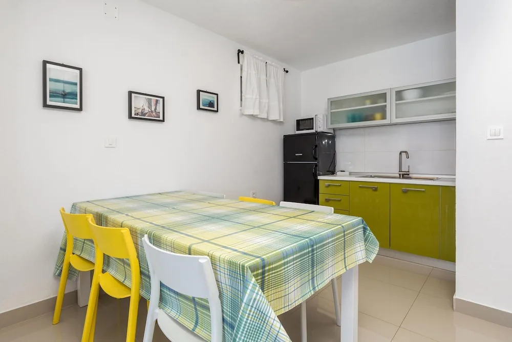 Awesome Apartment in Lukovo Sugarje With Wifi and 3 Bedrooms