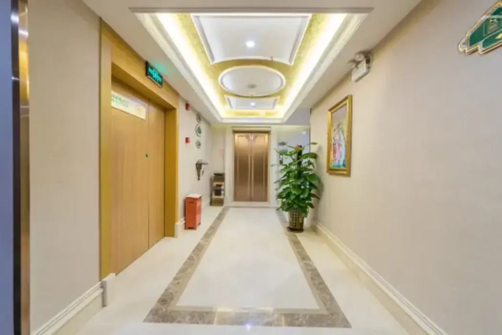 Vienna Hotel (Guilin Yongfu Station Store)