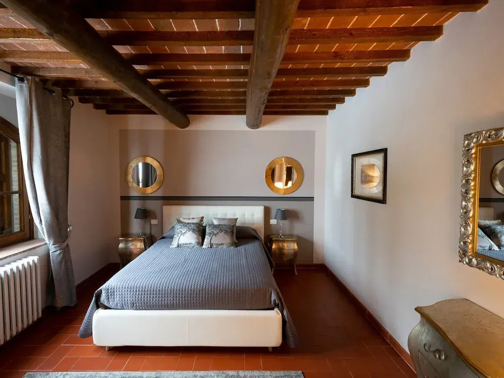 Villa in Tuscany With Pool & Panoramic Views
