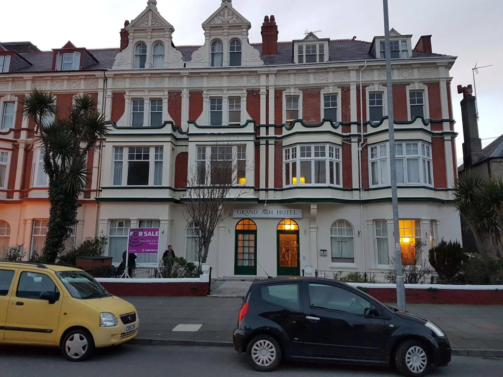 Grand Ash Hotel