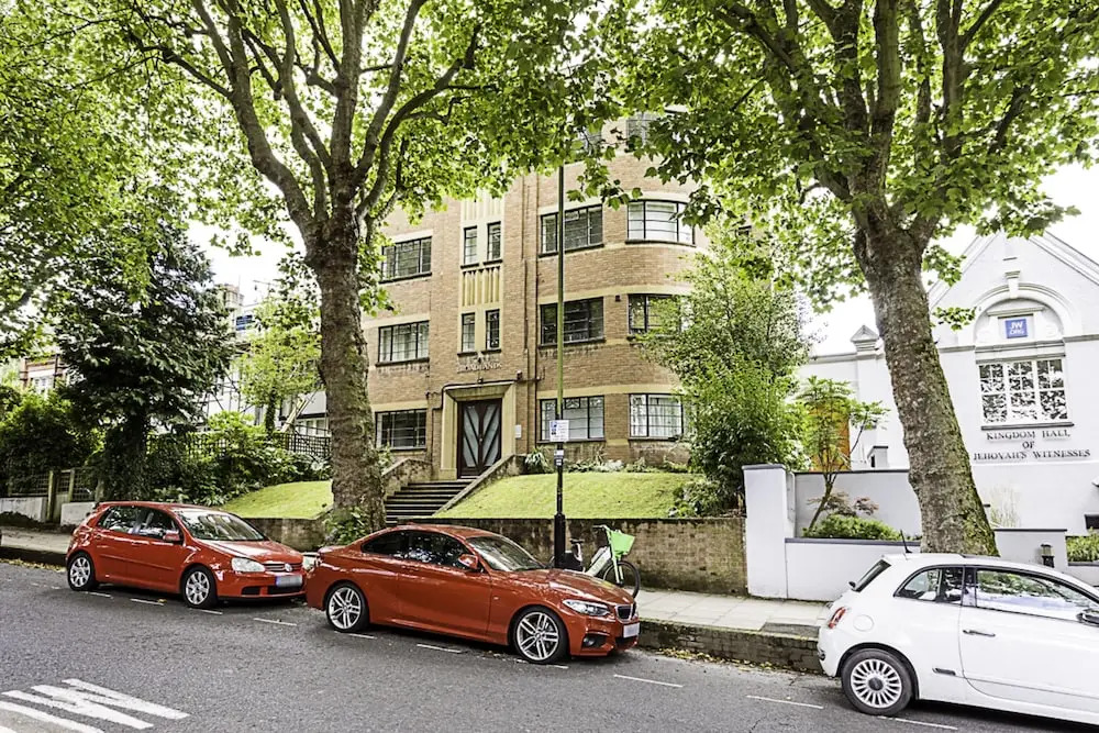 Stylish Highgate Haven Apartment