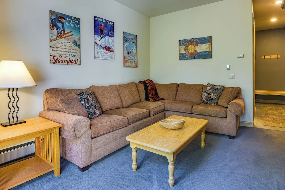 Walk to Ski Lifts: Townhome w/ Hot Tub in Keystone