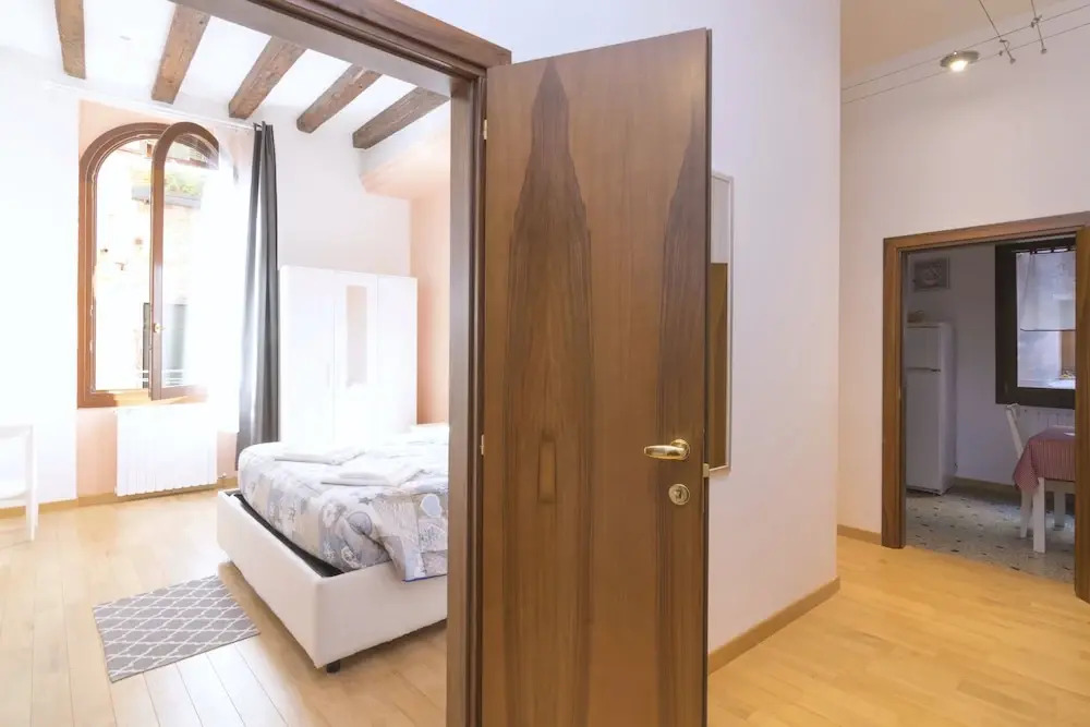 Graceful Venice Barnaba Suite by Ca-sa Check