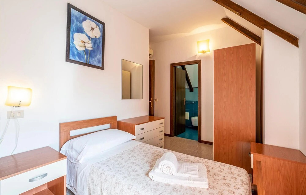3 Bedroom Awesome Home In Albarella Ro