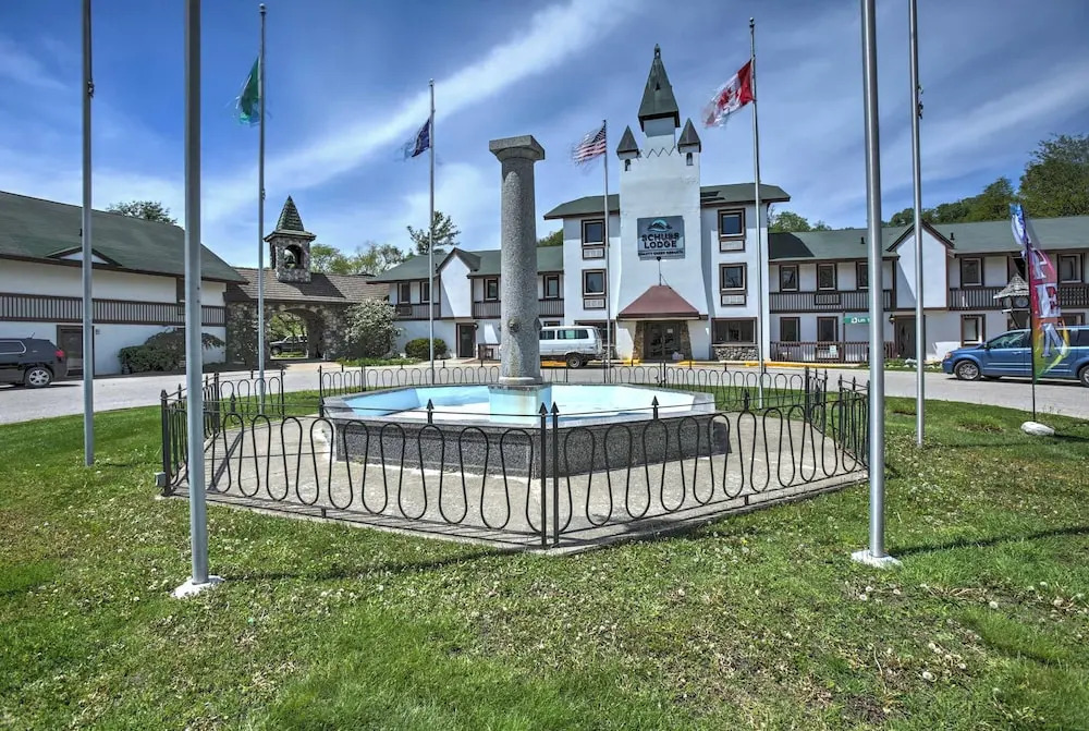 Schuss Mountain Resort Condo: Steps to Golf!