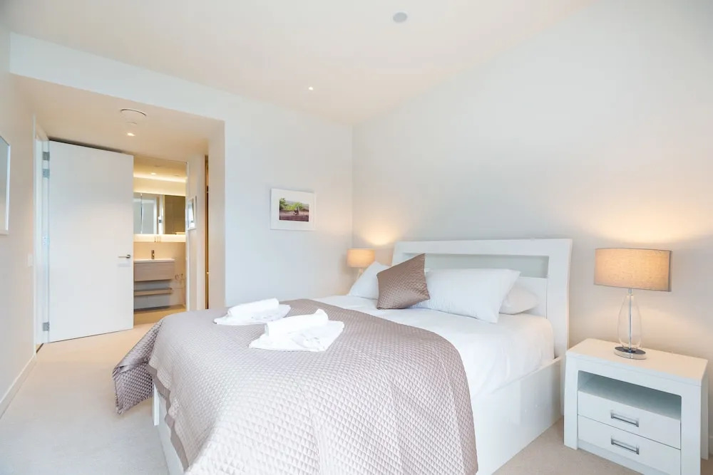 Stunning Luxury Condo at the Waterfront