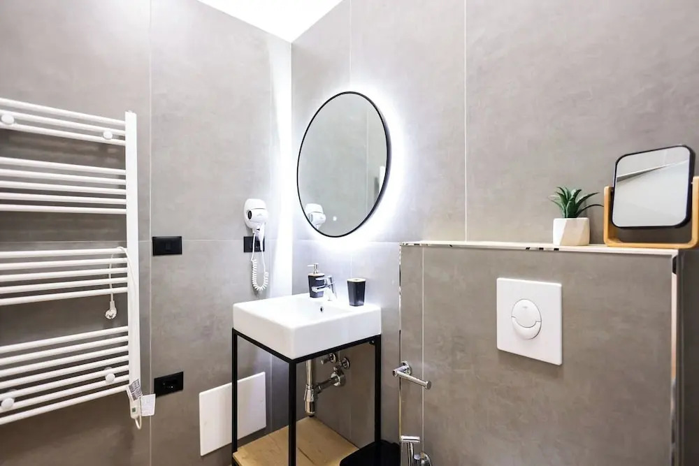 Grandstay Central 104