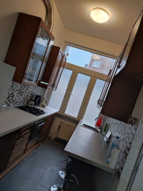 Room in Guest Room - Charming Room W Located in Brussels