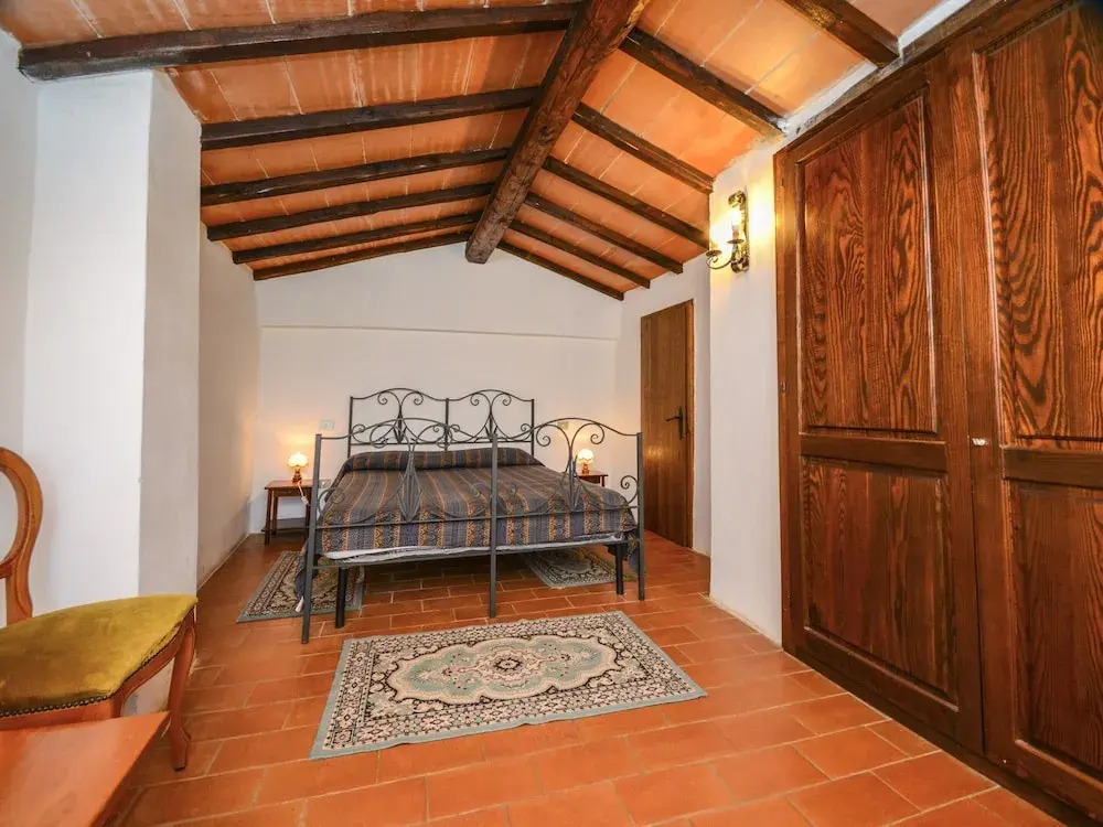 Cozy Farmhouse in Castiglione del Lago With Swimming Pool