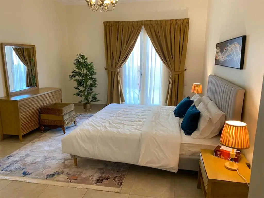 The Pearl Qatar, Luxury 2BR Apartment, Marine View, swimming pool Gym