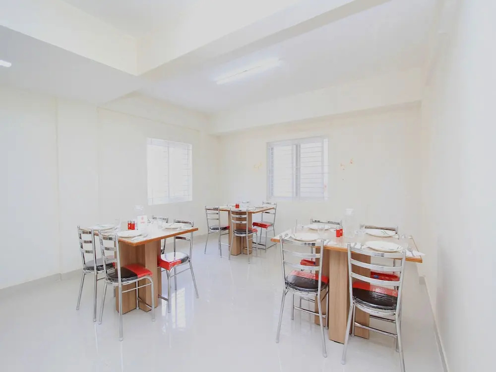 OYO 12465 SIRI Residency