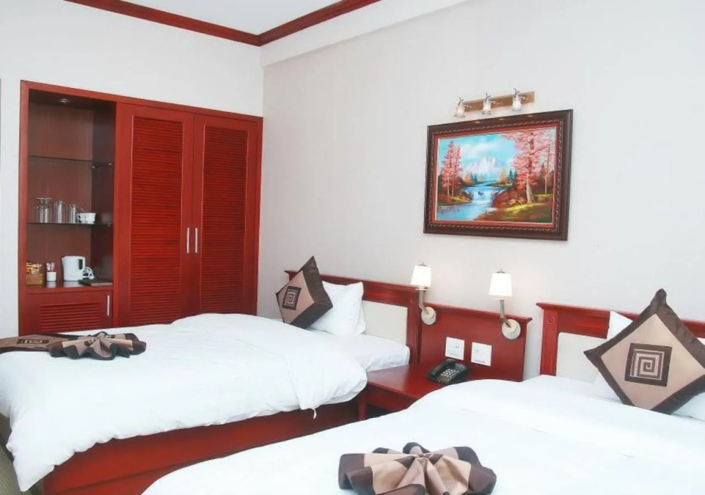 Hòa Nam Hotel