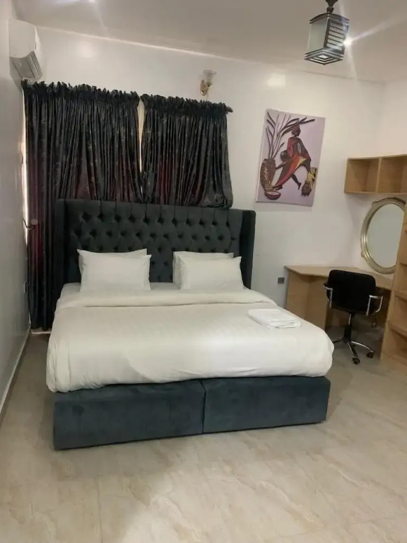 ELLEX SLEEVES APARTMENTs
