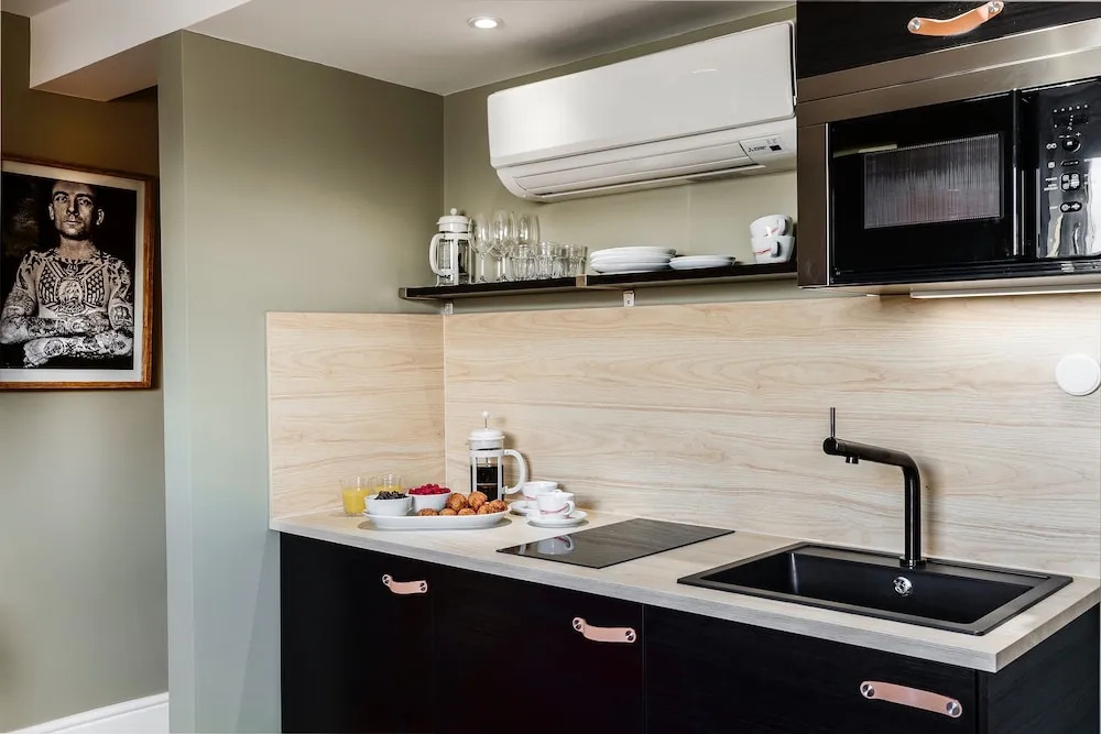 Stylish Earl's Court Studios