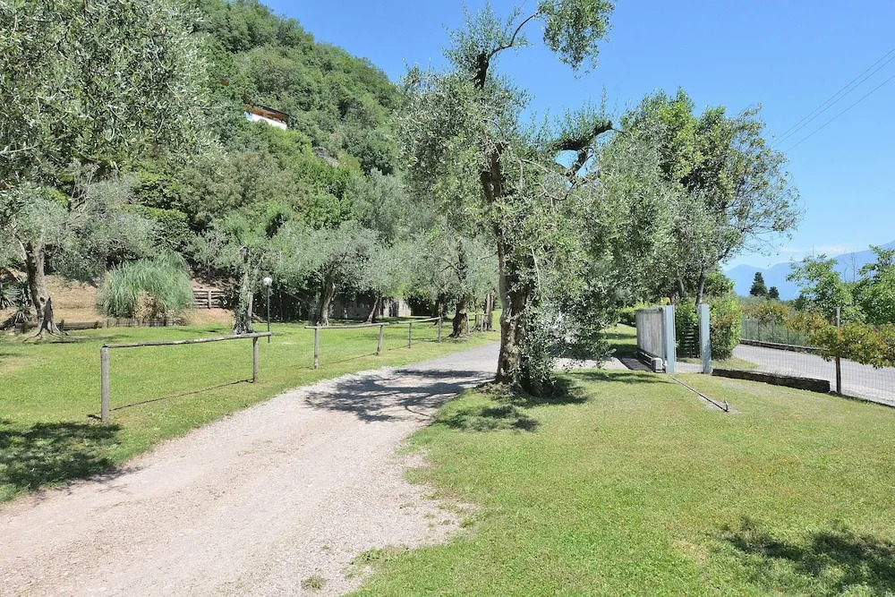 Apartment La Fiore 1 With Pool