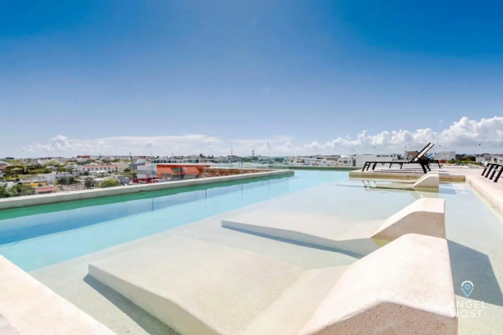 Veranto Condo Near 5Th Ave W Pool Access