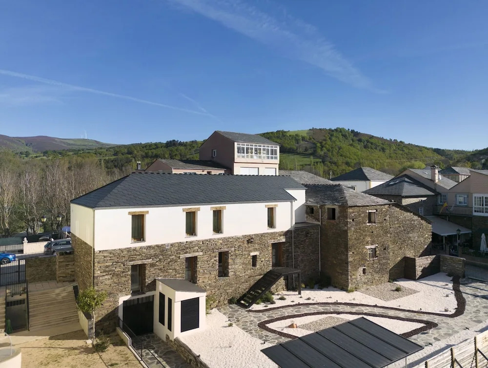 Hotel Triacastela