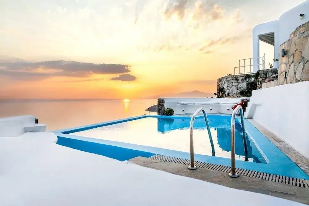 Eagles Nest Mykonos Suites & Apartments - Shared Pool & Jacuzzis