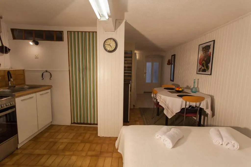 Studio Apartment Nihar