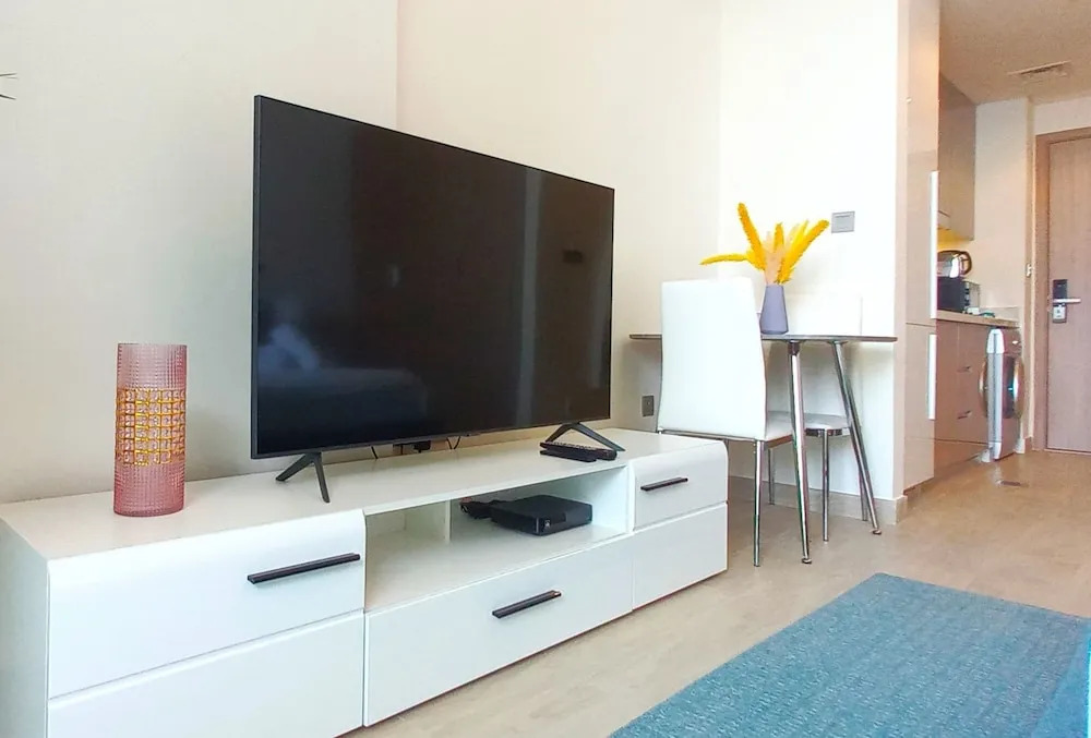 Greek View Studio Farhad Azizi Residence Al Jaddaf