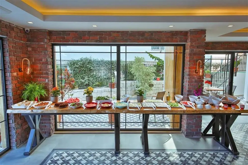 Lale Hotel