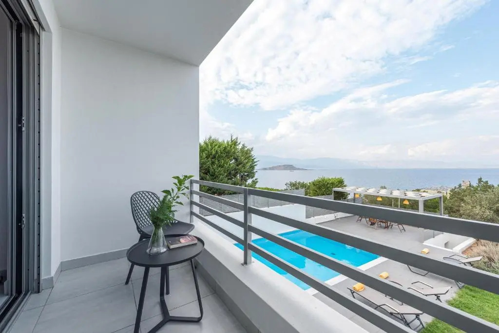 Mikro Amoni Beach Villa