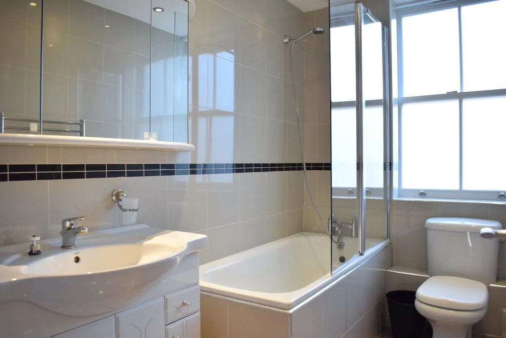 Spacious 3 Bedroom Flat in Covent Garden