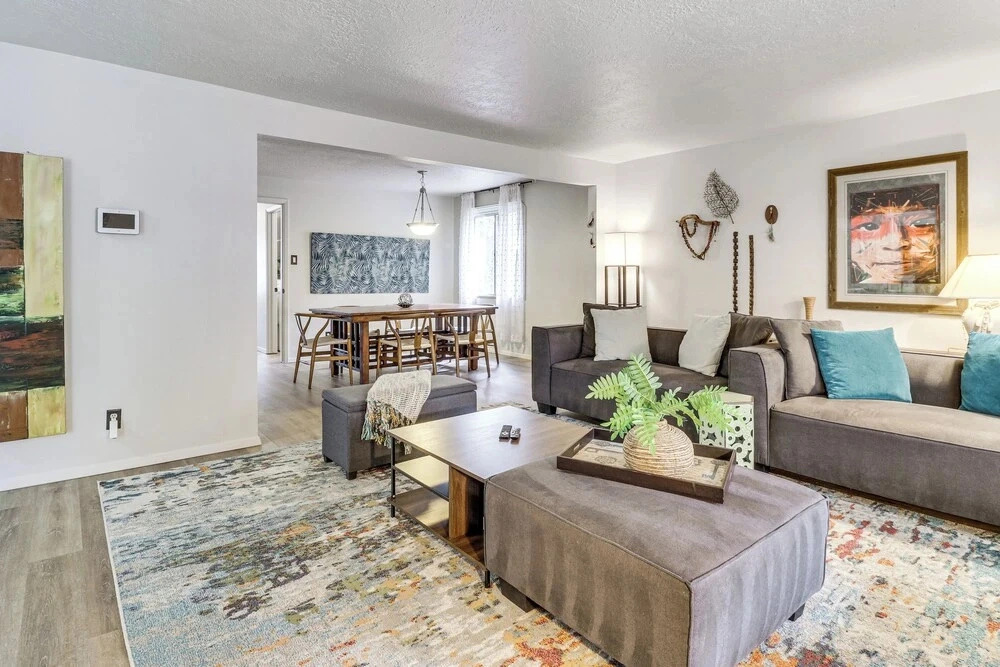 Walk to Unm! Quiet Extended Escape w/ Patio