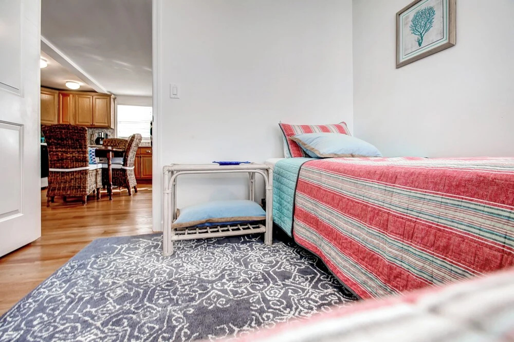 Recently Renovated LBI Apt w/ Deck on Beach Block!